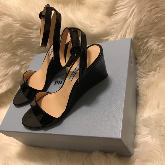 Prada black patent leather wedge sandal - Picture 3 of 7